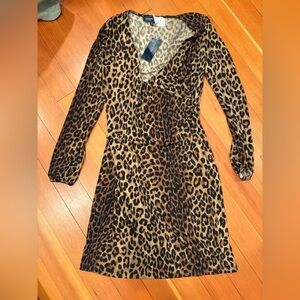Jones New York leopard Dress L v neck side ruched
